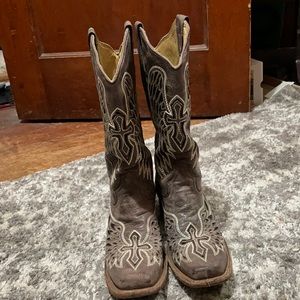 Women’s 8.5 corral vintage cross boots